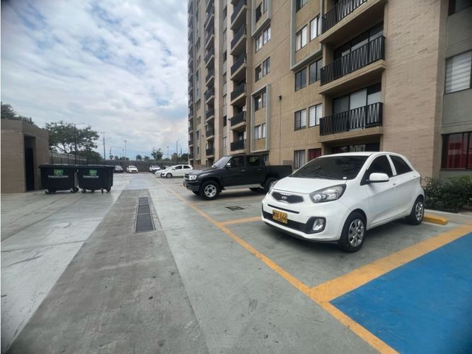 Apartamento de 2 alcobas en venta en Primitivo Crespo, Cali, 55 m² · foto 3 de 24