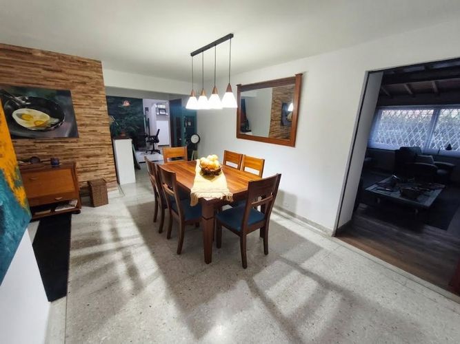 Casa de 4 alcobas en venta en Monteazul, Sabaneta, 280 m² · foto 2 de 14
