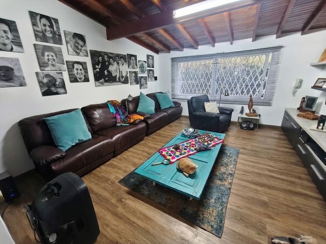 Casa de 4 alcobas en venta en Monteazul, Sabaneta, 280 m² · foto 3 de 14