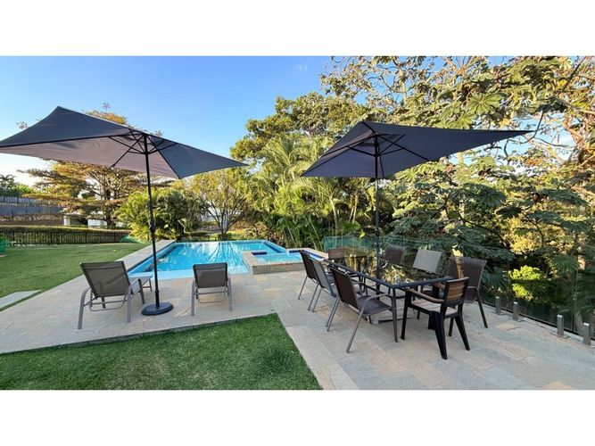 Casa de 4 alcobas en venta en Ciudad Jardin, Cali, 420 m² · foto 21 de 22