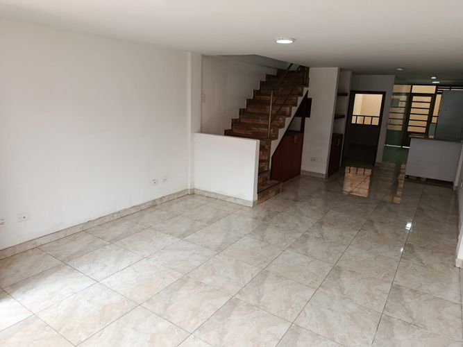 Casa de 4 alcobas en arriendo en Cota, 196 m² · foto 3 de 24
