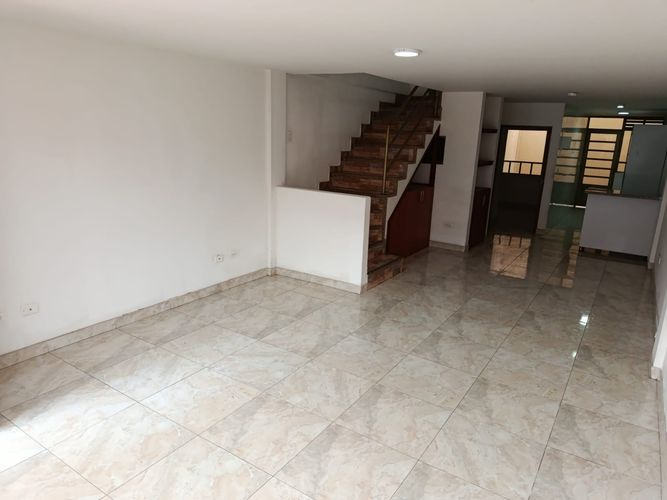 Casa de 4 alcobas en arriendo en Cota, 196 m² · foto 4 de 24