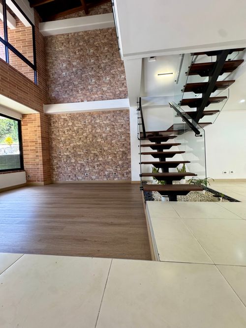 Casa de 4 alcobas en venta en Loma De La Doctora, Sabaneta, 260 m² · foto 4 de 20