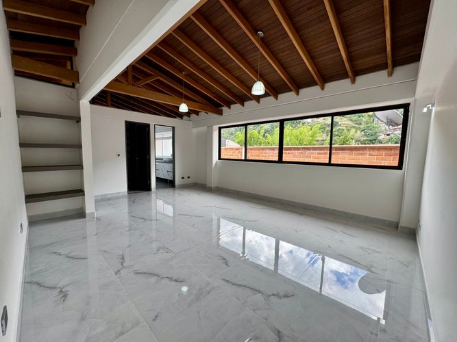 Casa de 4 alcobas en venta en Loma De La Doctora, Sabaneta, 260 m² · foto 10 de 20