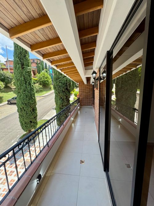 Casa de 4 alcobas en venta en Loma De La Doctora, Sabaneta, 260 m² · foto 17 de 20