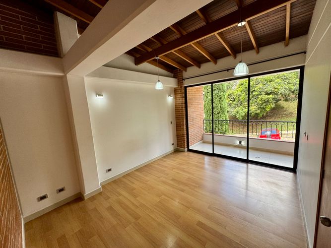 Casa de 4 alcobas en venta en Loma De La Doctora, Sabaneta, 260 m² · foto 19 de 20