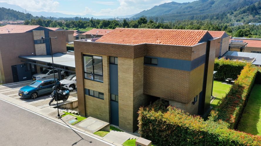 Casa de 3 alcobas en arriendo en Entrelomas Bosque Residencial, Zipaquirá, 243 m² · foto 11 de 24