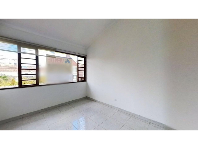 Casa de 4 alcobas en venta en Niza, Bogotá, 225 m² · foto 4 de 14