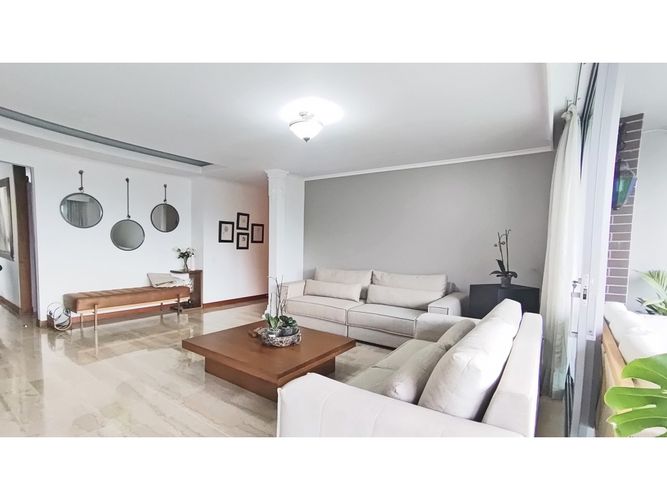 Apartamento de 4 alcobas en venta en La Calera, Medellín, 244 m² · foto 3 de 23