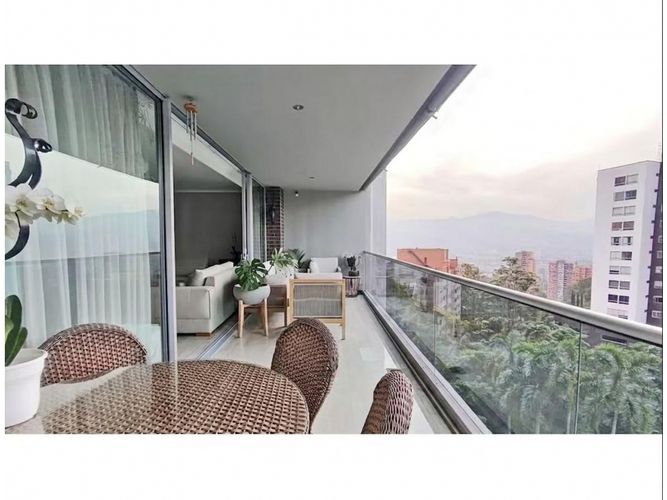 Apartamento de 4 alcobas en venta en La Calera, Medellín, 244 m² · foto 7 de 23