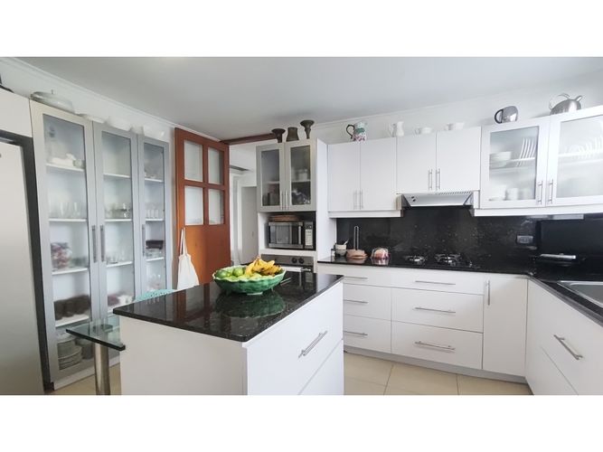 Apartamento de 4 alcobas en venta en La Calera, Medellín, 244 m² · foto 10 de 23