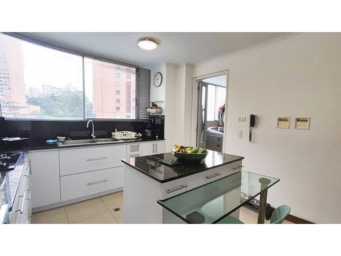 Apartamento de 4 alcobas en venta en La Calera, Medellín, 244 m² · foto 12 de 23