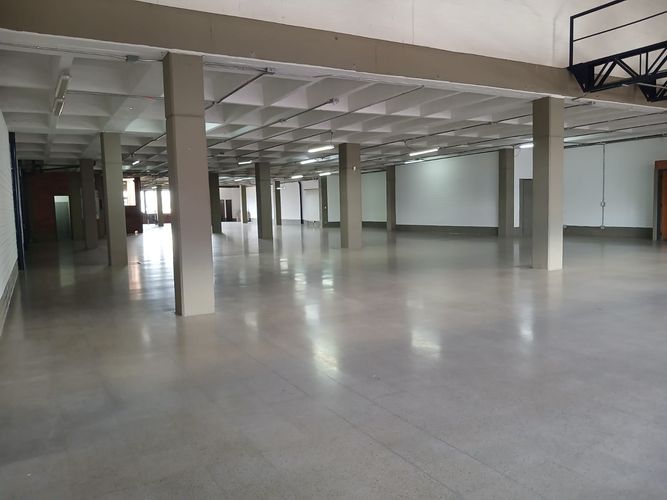 Oficina en arriendo en Cristo Rey, Medellín, 870 m² · foto 2 de 14