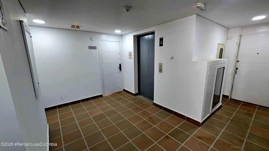 Apartamento de 1 alcoba en venta en La Candelaria, Bogotá, 31 m² · foto 3 de 8