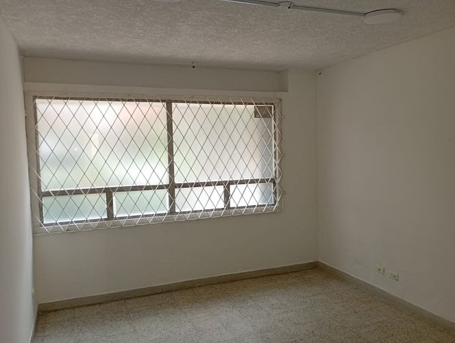 Oficina en arriendo en Laureles, Medellín, 460 m² · foto 3 de 10