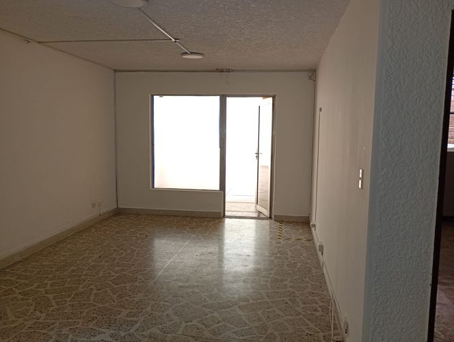 Oficina en arriendo en Laureles, Medellín, 460 m² · foto 5 de 10