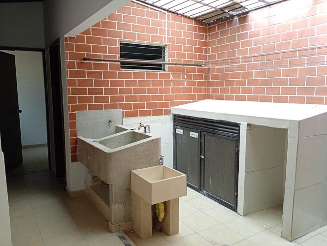 Oficina en arriendo en Laureles, Medellín, 460 m² · foto 8 de 10