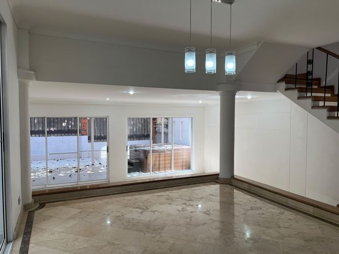 Casa de 3 alcobas en venta en El Poblado, Medellín, 229 m² · foto 3 de 20