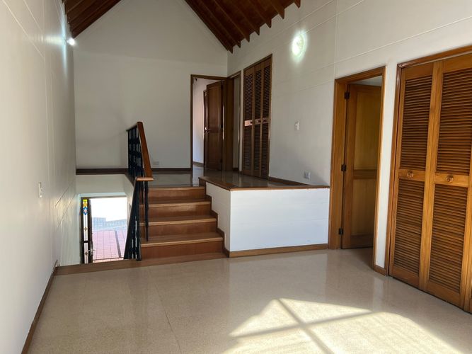 Casa de 3 alcobas en venta en El Poblado, Medellín, 229 m² · foto 9 de 20