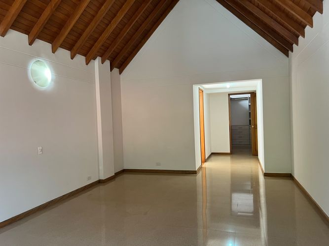 Casa de 3 alcobas en venta en El Poblado, Medellín, 229 m² · foto 11 de 20