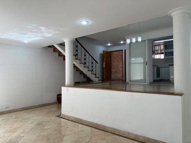 Casa de 3 alcobas en venta en El Poblado, Medellín, 229 m² · foto 6 de 20
