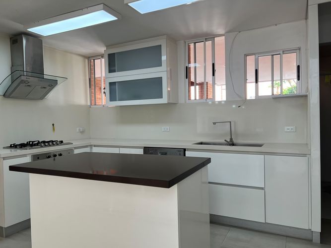 Casa de 3 alcobas en venta en El Poblado, Medellín, 229 m² · foto 14 de 20