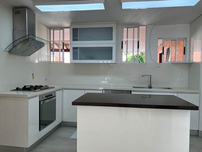 Casa de 3 alcobas en venta en El Poblado, Medellín, 229 m² · foto 7 de 20