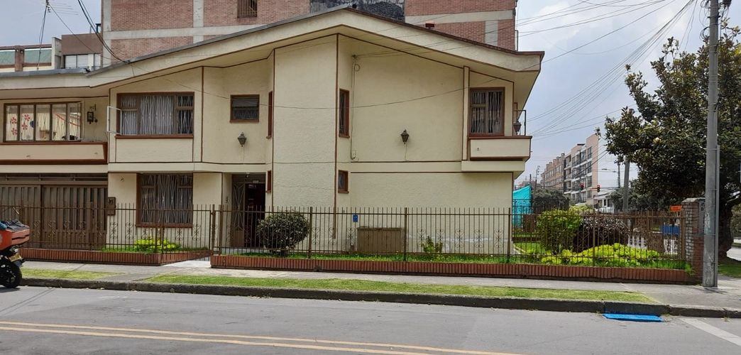 Casa de 8 alcobas en venta en Nicolas De Federman, Bogotá, 429 m² · foto 2 de 20