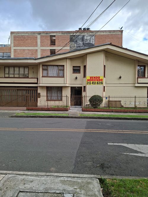 Casa de 8 alcobas en venta en Nicolas De Federman, Bogotá, 429 m² · foto 9 de 20