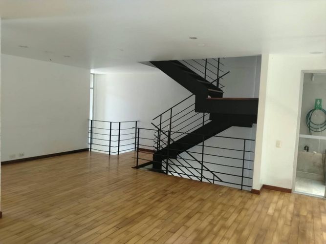 Casa de 3 alcobas en venta en Altos Del Poblado, Medellín, 183 m² · foto 3 de 21