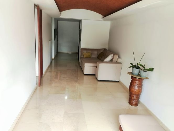 Apartamento en venta en Menga, Cali · foto 2 de 14
