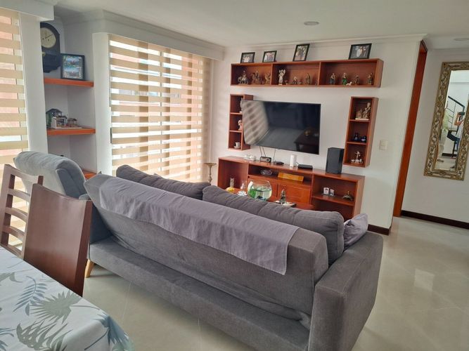 Apartamento de 6 alcobas en venta en Laureles, Medellín, 230 m² · foto 1 de 20