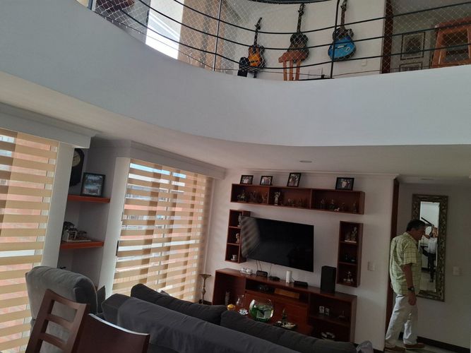 Apartamento de 6 alcobas en venta en Laureles, Medellín, 230 m² · foto 3 de 20