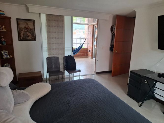 Apartamento de 6 alcobas en venta en Laureles, Medellín, 230 m² · foto 8 de 20