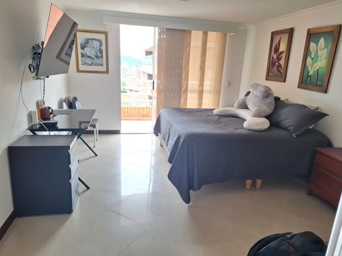 Apartamento de 6 alcobas en venta en Laureles, Medellín, 230 m² · foto 9 de 20