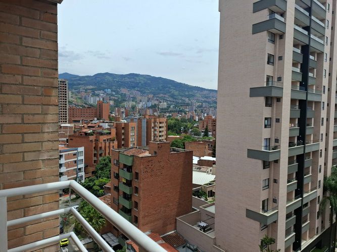 Apartamento de 6 alcobas en venta en Laureles, Medellín, 230 m² · foto 19 de 20