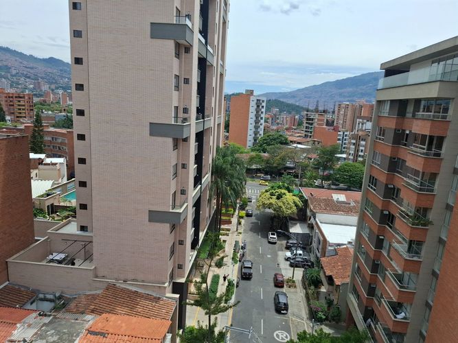 Apartamento de 6 alcobas en venta en Laureles, Medellín, 230 m² · foto 20 de 20