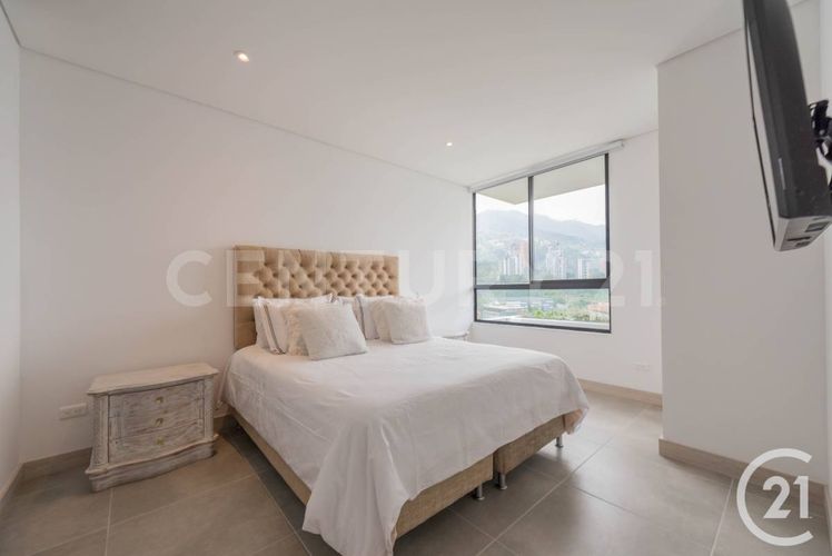 Apartamento de 1 alcoba en arriendo en El Castillo, Medellín, 72 m² · foto 8 de 19