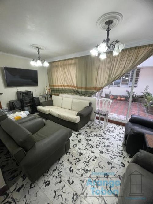 Casa de 7 alcobas en venta en Belén Rosales, Medellín, 310 m² · foto 5 de 24