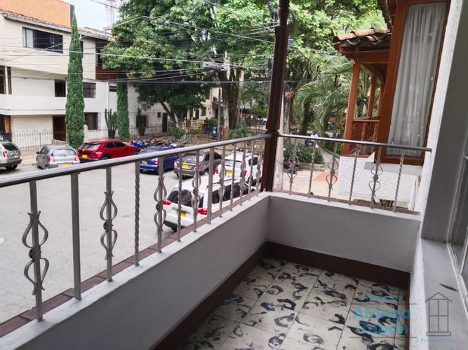 Casa de 7 alcobas en venta en Belén Rosales, Medellín, 310 m² · foto 16 de 24