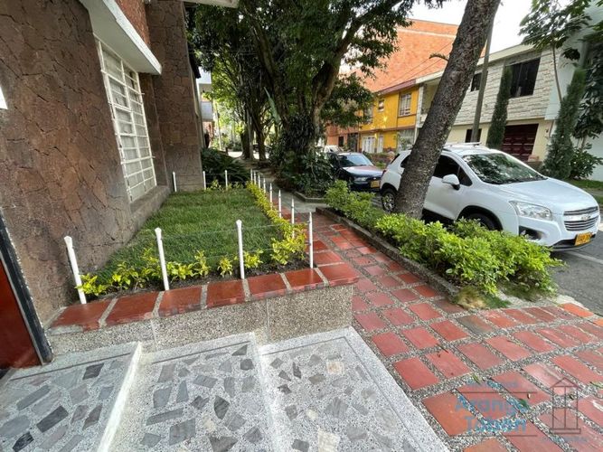 Casa de 7 alcobas en venta en Belén Rosales, Medellín, 310 m² · foto 24 de 24