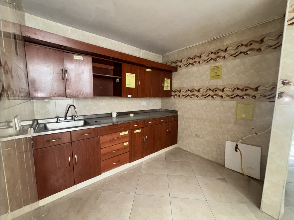 Casa en arriendo en El Poblado, Medellín · foto 3 de 24