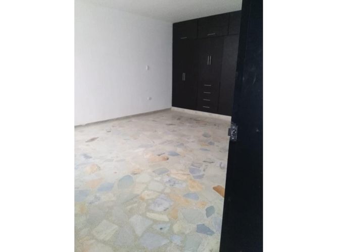 Casa de 7 alcobas en venta en San Alonso, Girón, 128 m² · foto 8 de 24
