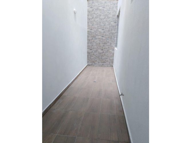 Casa de 7 alcobas en venta en San Alonso, Girón, 128 m² · foto 17 de 24