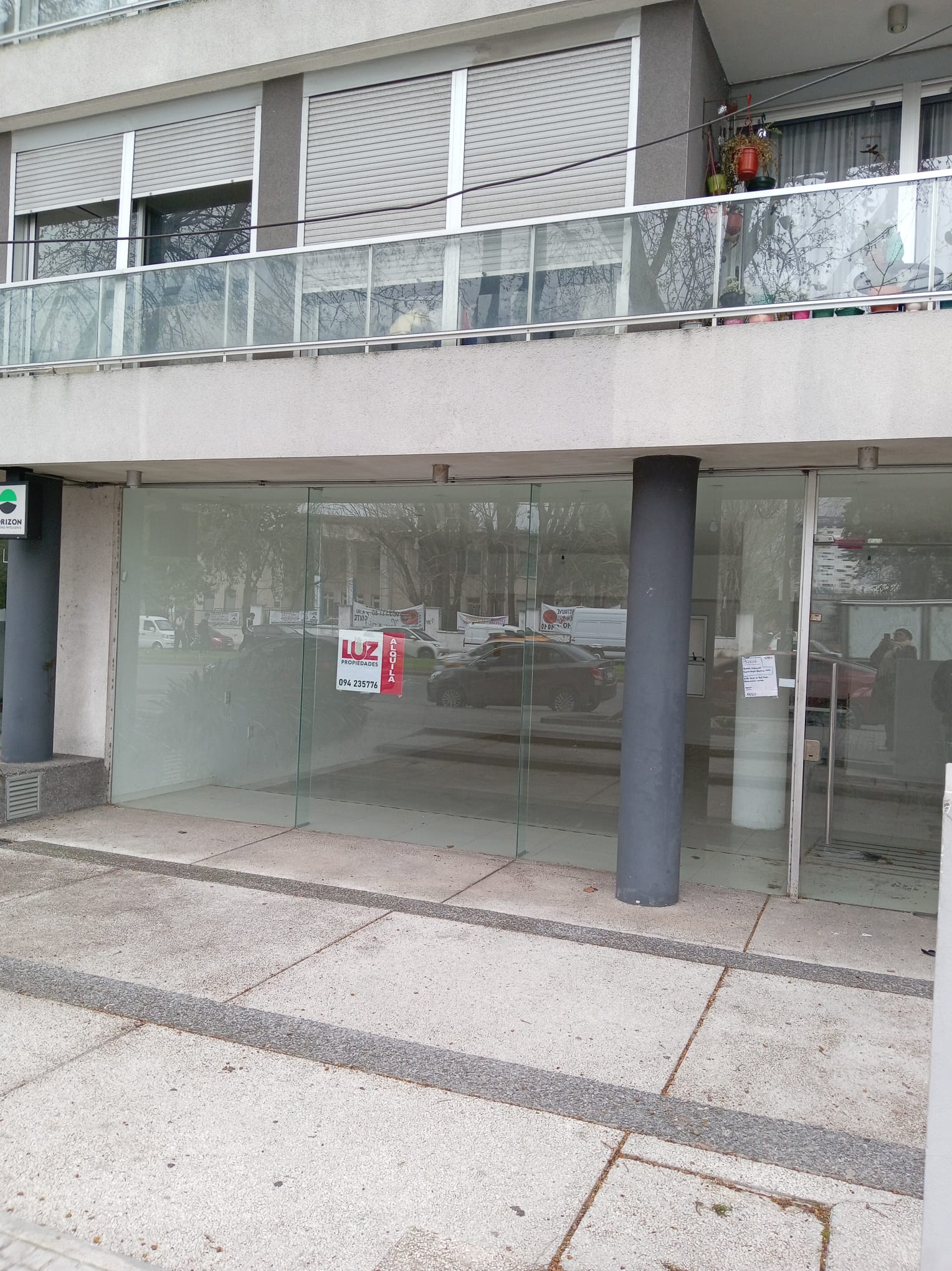 Gran local comercial en excelente punto.