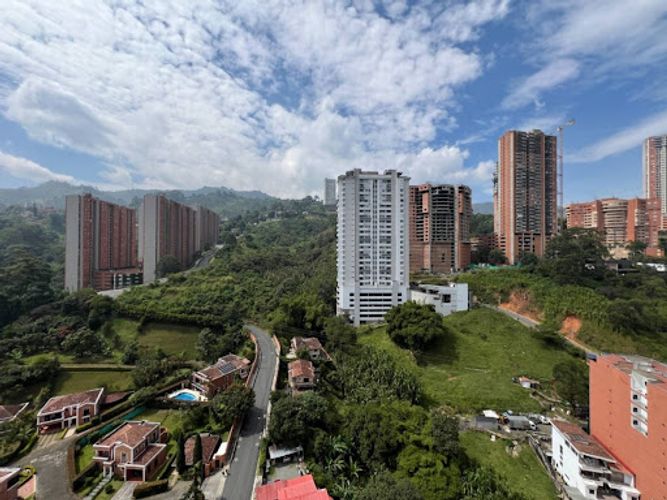 Apartamento de 3 alcobas en venta en Las Lomitas, Sabaneta, 85 m² · foto 21 de 23