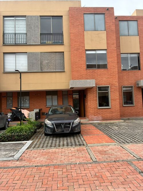 Casa de 3 alcobas en venta en La Lomita, Bogotá, 150 m² · foto 3 de 24