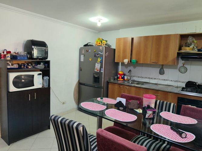 Apartamento de 3 alcobas en venta en San Joaquin, Medellín, 79 m² · foto 2 de 14