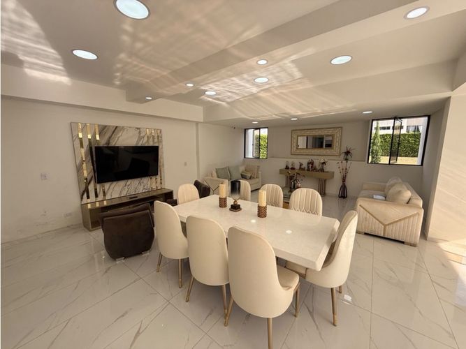 Casa de 4 alcobas en arriendo en Las Mercedes, Jamundí, 280 m² · foto 2 de 12