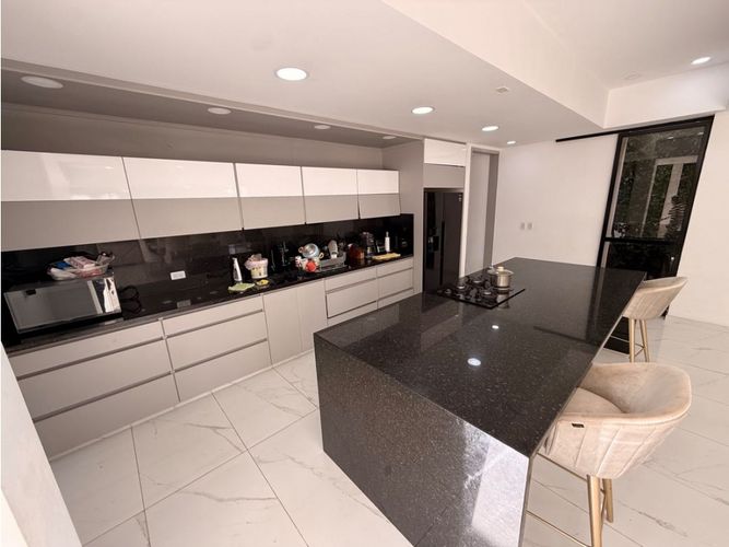 Casa de 4 alcobas en arriendo en Las Mercedes, Jamundí, 280 m² · foto 3 de 12